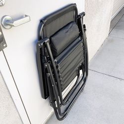 (NEW) $40 Black color Outdoor Patio Folding Gravity Recliner Adjustable Lounge Chair Textilene Mesh (Black) 