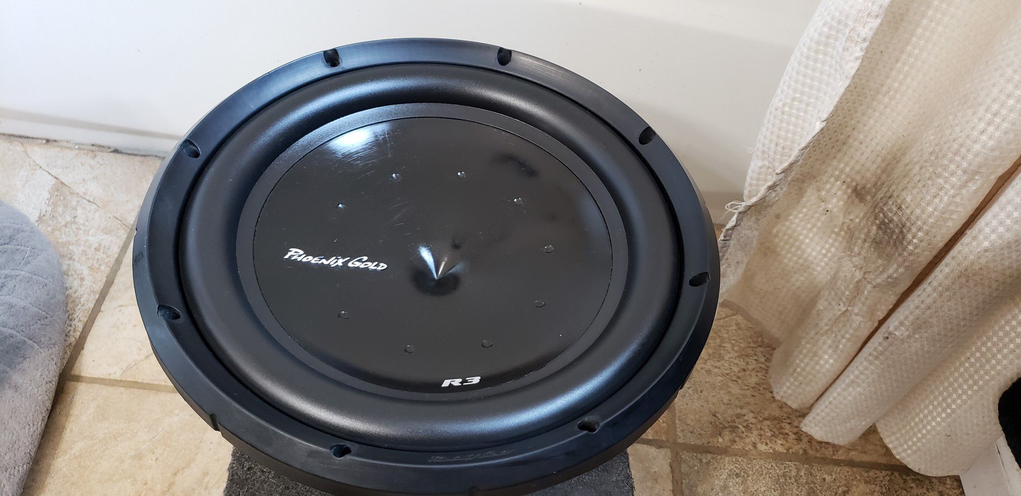 Phoenix Gold R3 12"with sealed enclosure