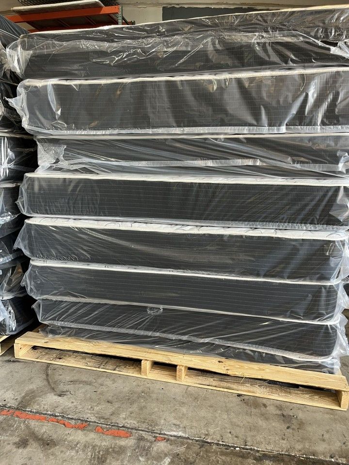 NEW TWIN,FULL,QUEEN AND KING MATTRESS SET BEST PRICE IN TOWN BRAND NEW MATTRESS,New Products : American Fashion Style Bags On Sale