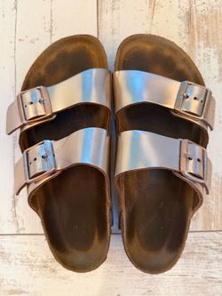 Birkenstock Women's Arizona Leather Narrow Fit Sandal Metallic Copper-Size 7-7.5