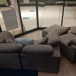 *Weekly Feature*---Lima Flexible Gray Fabric Sectional Sofa W/Ottoman---Delivery And Easy Financing Available👌