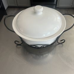 Casserole Dish With Lid And Stand