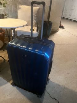 Large Navy Blue Hard Shell Spinner Luggage