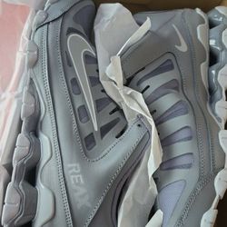 Nike Reax Size 11 Brand New 
