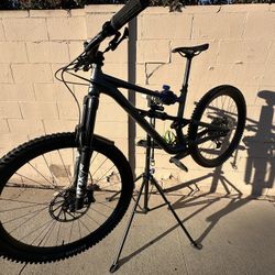 Mountain Bike Specialized Status 160