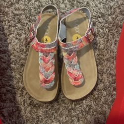 Girls Sandler Size 3