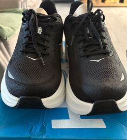 Shoes/ hoka