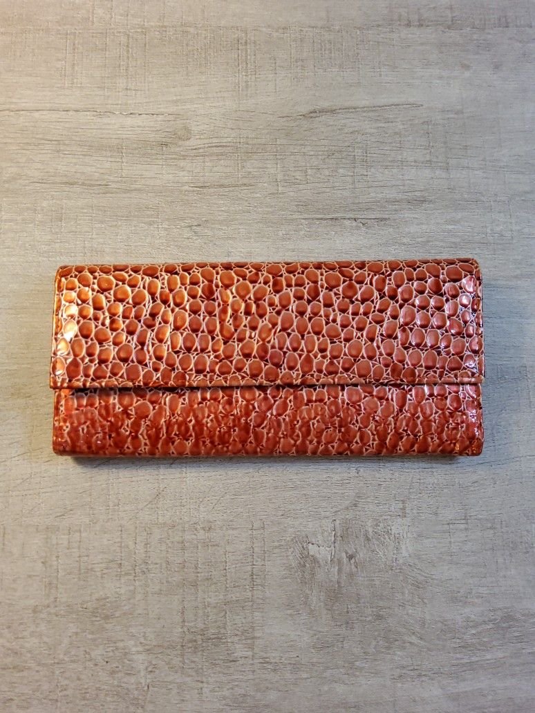 Nice Used Wallet Has some Wear But Still Nice . Size 8"× 4" .