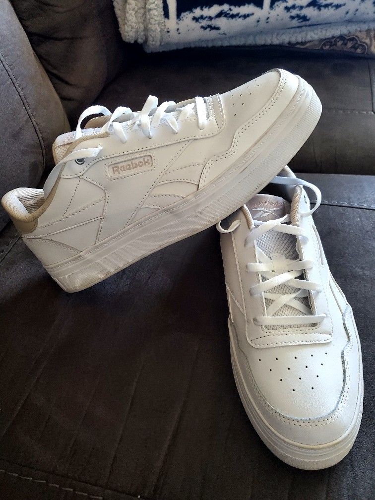 Reebok Walking Shoes Size 9.5