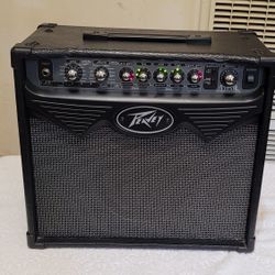 PEAVEY VYPYR MODELING GUITAR COMBO AMPLIFIER 15 WATTS 1X8 SPEAKER UN BLACK COLOR. 