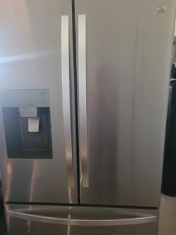 Kenmore Stainless Steel French Door Refrigerator w/ Ice & Water – Excellent Condition