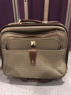 London Fog Laptop carry on pull on case with wheels