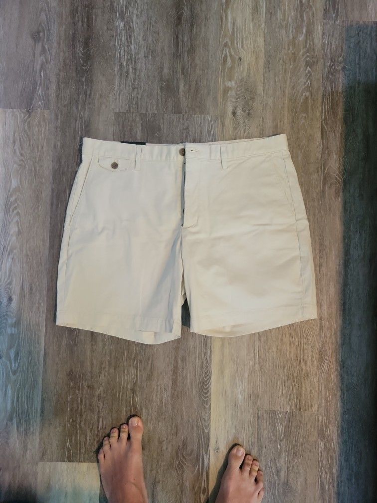 Banana Republic Lived-In Chino Short
