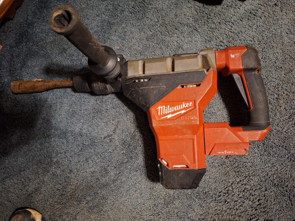 18v Milwaukee Fuel Rotary Hammer Drill
