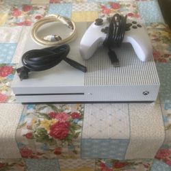 Xbox One S With Controller