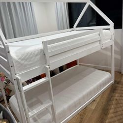 Lodgepole Litera Twin con Estructura en A para Niños con Escalera Incorporada, Blanco Con Cochones Asi Como Lo Ves Hay 