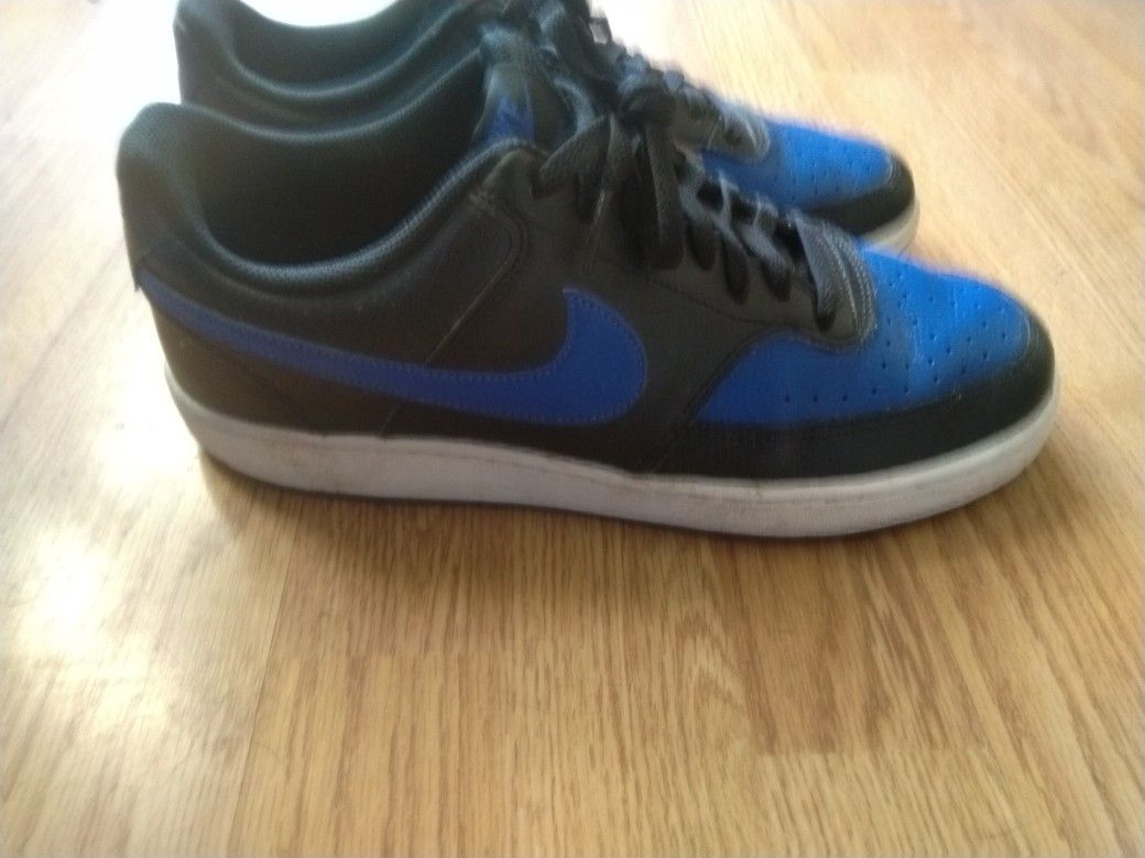 Nike Tennis Shoes