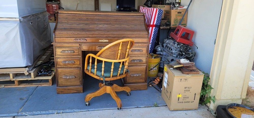 Oak Roll-top Desk W/Chair