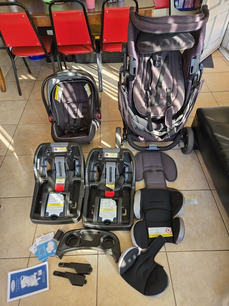 Graco Multi Stage Lightweight Stroller & The Graco SnugRide SnugLock 35