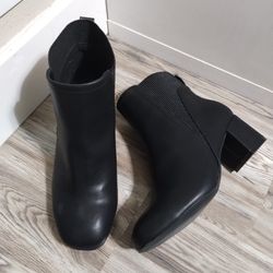 Torrid Square Toe Block Heel Black Chelsea Bootie Women's Size 10.5WW (X wide)