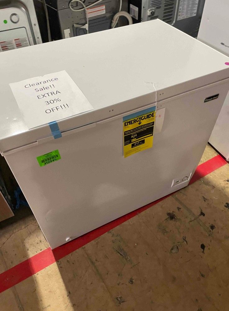 MAGIC CHEF HMCF9W3 8.7 cu. ft. Manual Defrost Chest Freezer PU for