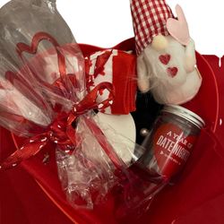 Sweetheart's Toast: Adorable Couple's Valentine's Day Champagne Gift Set with Fun Card Game and Heartfelt Accessories
