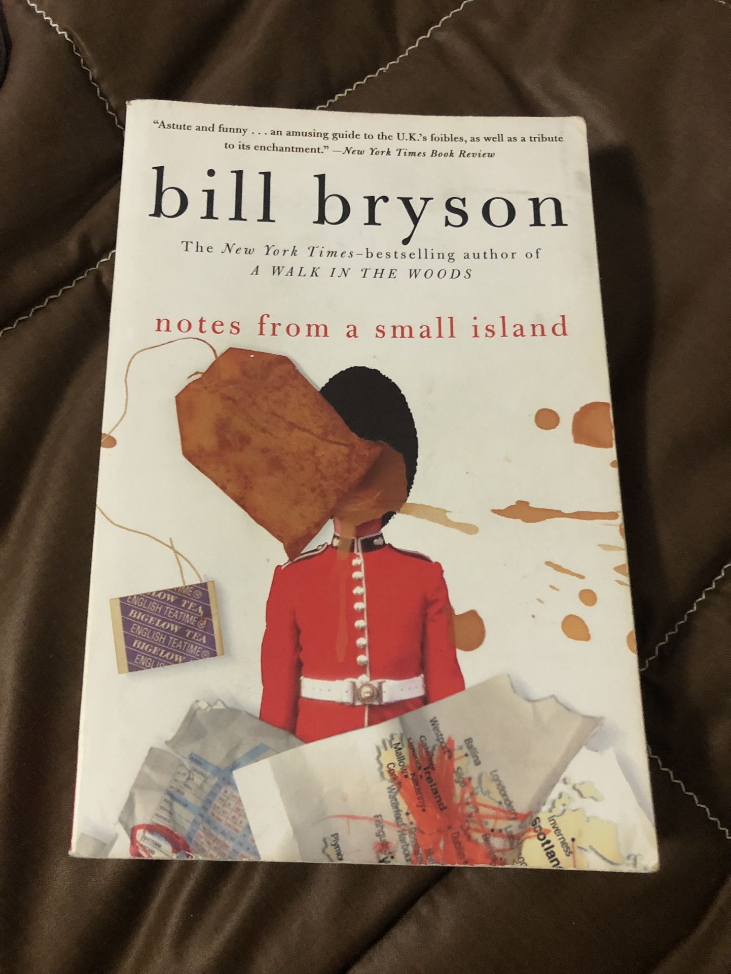 NOTES FROM A SMALL ISLAND BY BILL BRYSON (PAPERBACK)