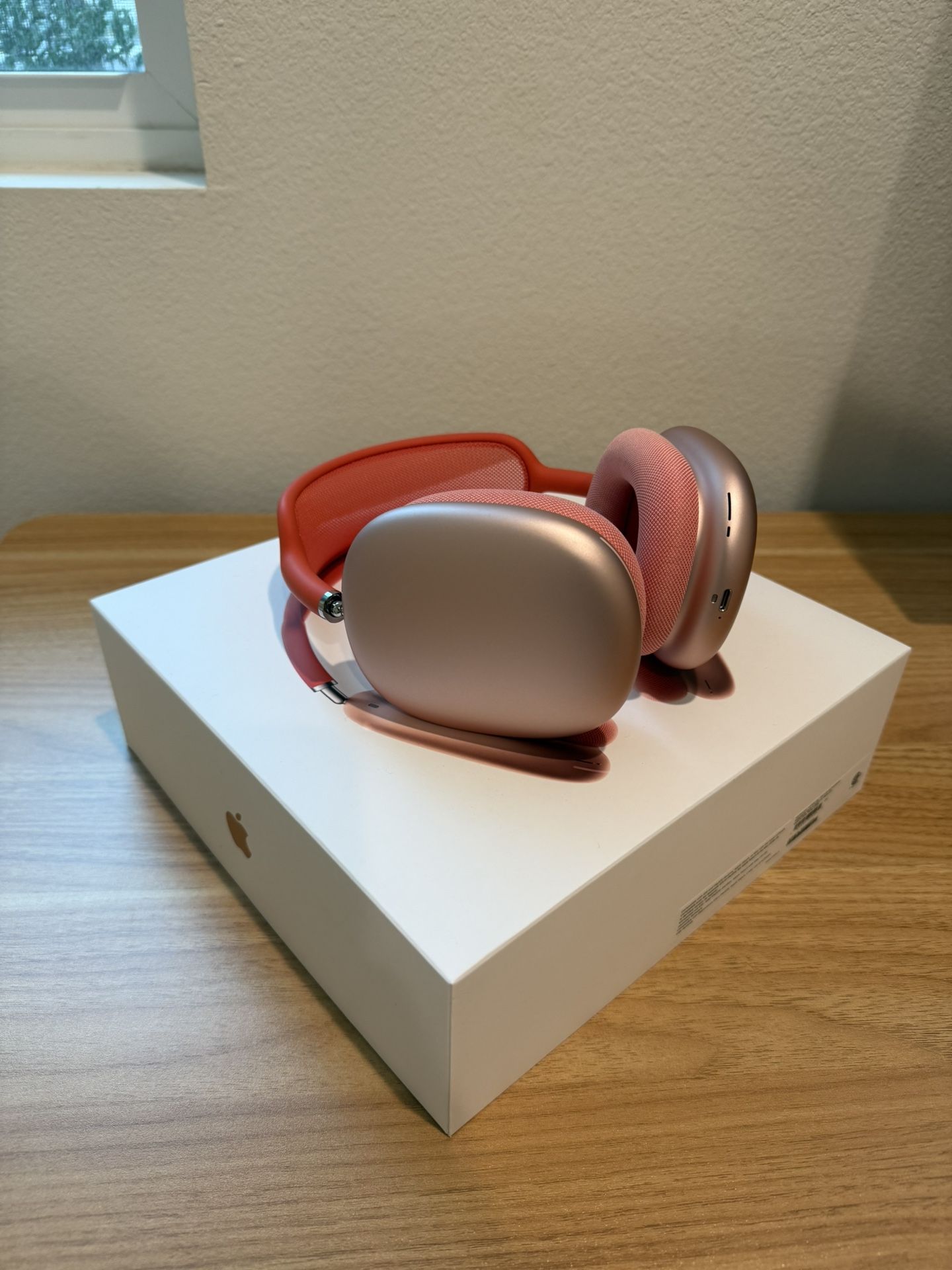 Apple AirPods Max Lightning Pink