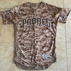 2017 San Diego Padres Team Issued Dillon Overton #60 Camo Jersey Size 44 w/ Patches