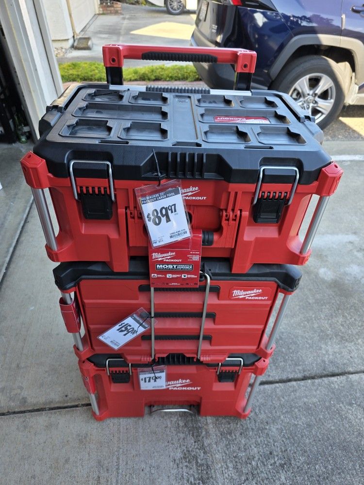 Milwaukee PACKOUT Tool Box Set with NEW Low Handle Rolling Tool Box. Brand New 