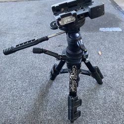 RetiCAM Tabletop Tripod with 3-Way Pan/Tilt Head