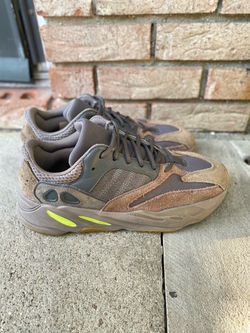 adidas Yeezy Boost 700 V1 Mauve Men's Sneakers Size 10  Read!!