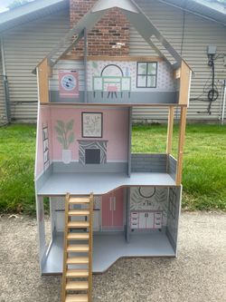 KidKraft Dollhouse With Ladder