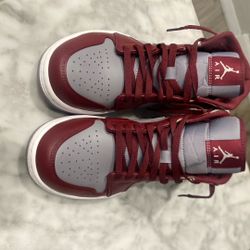 Jordan 1s high (worn once) 