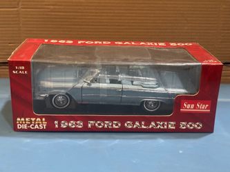 Sun Star 1:18 Die Cast Sky Blue 1963 Ford Galaxie 500 Convertible