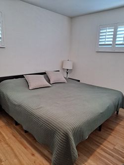 King size adjustable bed
