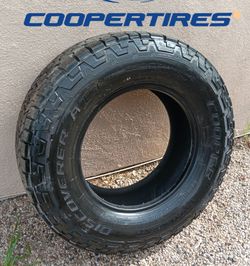 NEW Truck Tire Cooper Discoverer LT lt265 70r17.