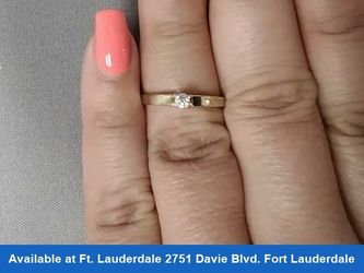 Women's Ring - Solitaire - Yellow Gold 14k (.585) 1.7 grams Size 5.5