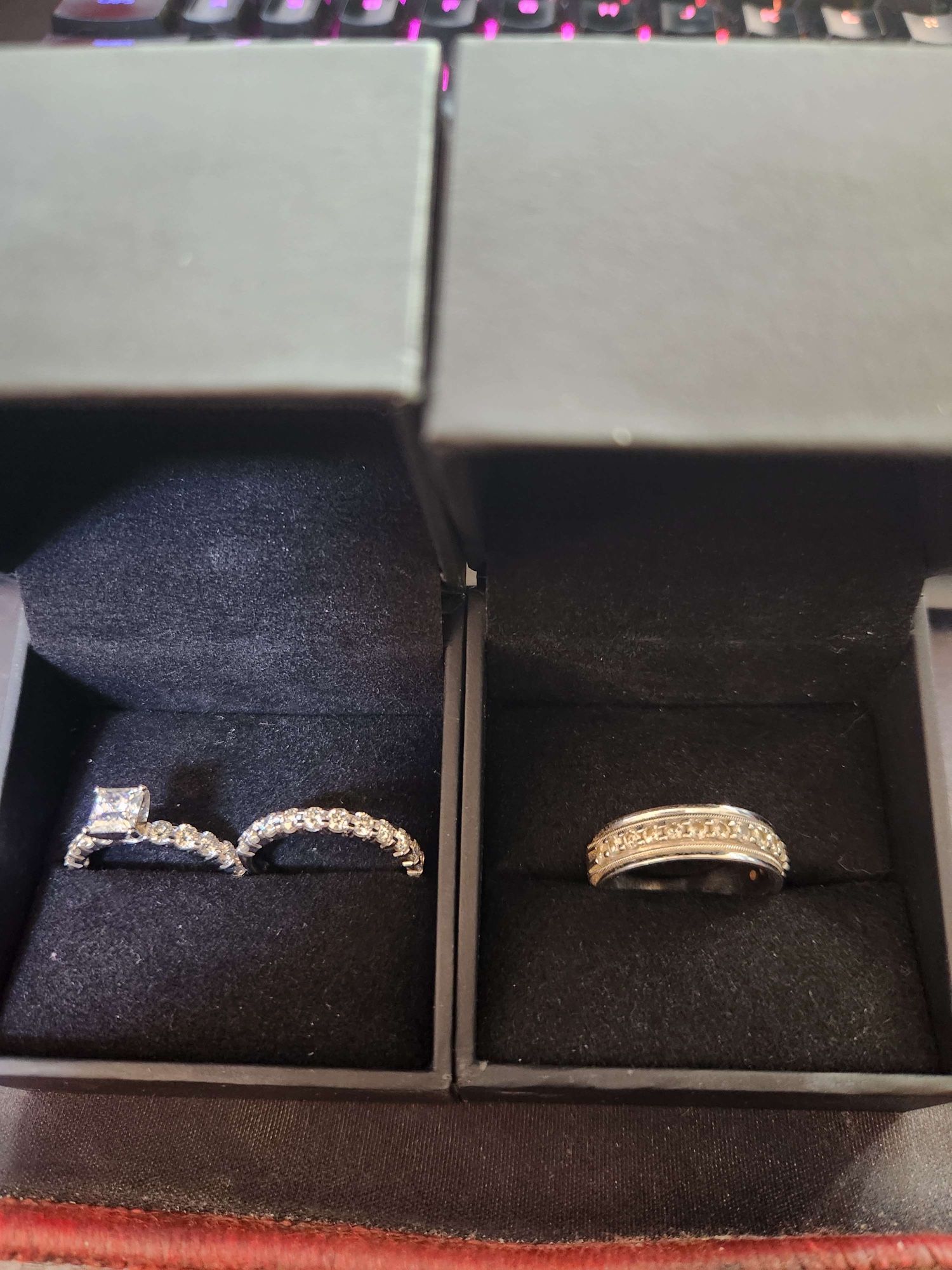 Diamond Engagement Ring in 14k White Gold.