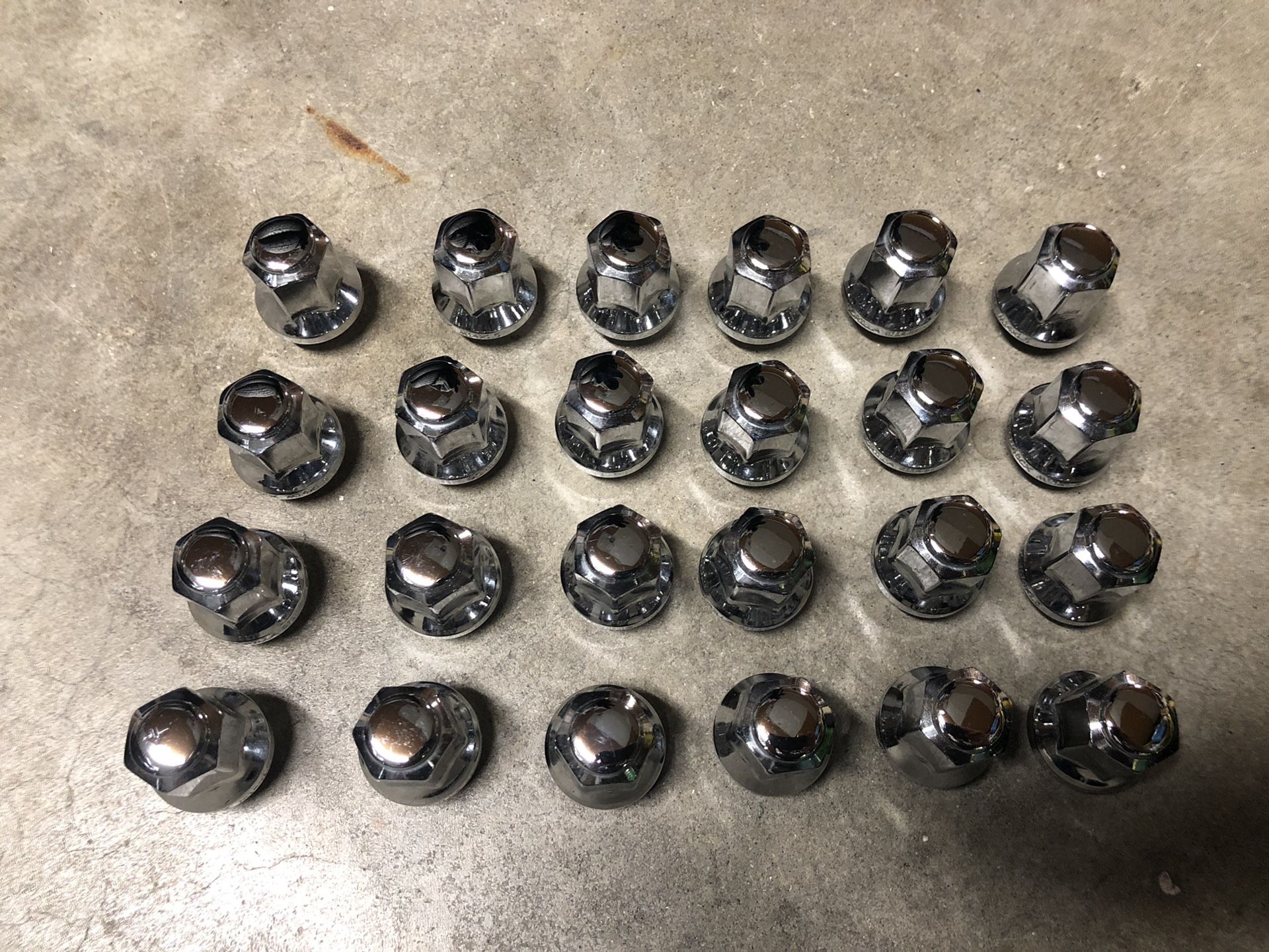 Gorilla 61148CX M14x1.5 ford f150 lug nuts F-150 f 150