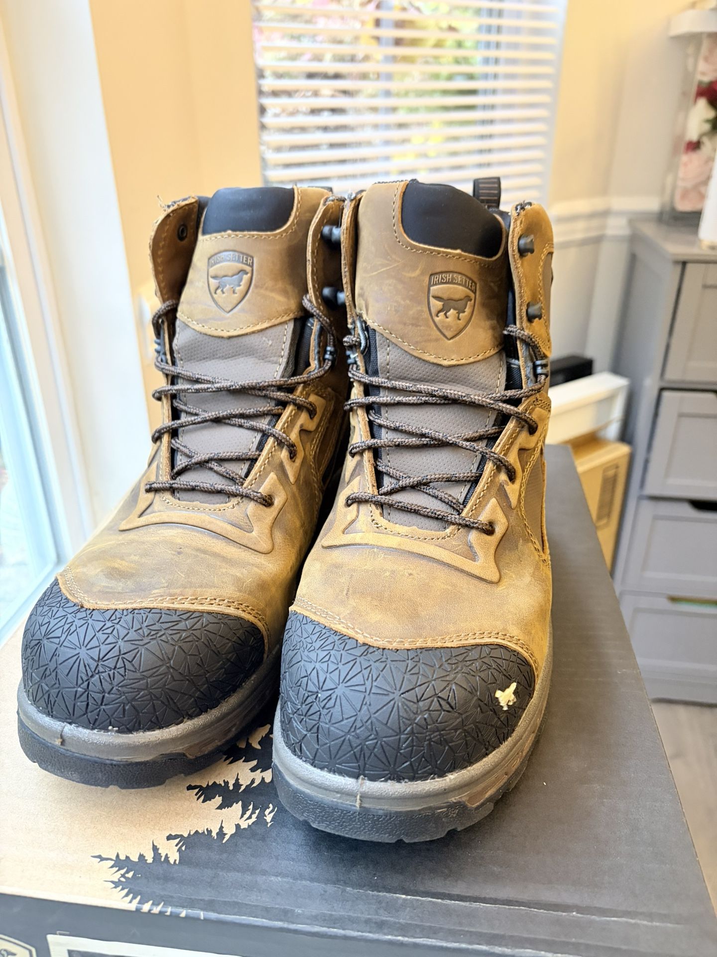 Irish Setter Kasota 6” Waterproof Work Boots — Size 10.5 EE (Wide)