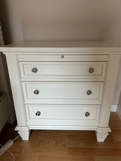 Set of two nightstands nightstand