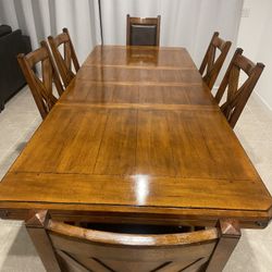 Beautiful Wood Kitchen Table With 2 Leaf Extensions And Chairs