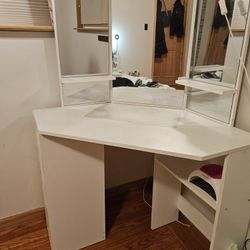 Make Up Vanity 