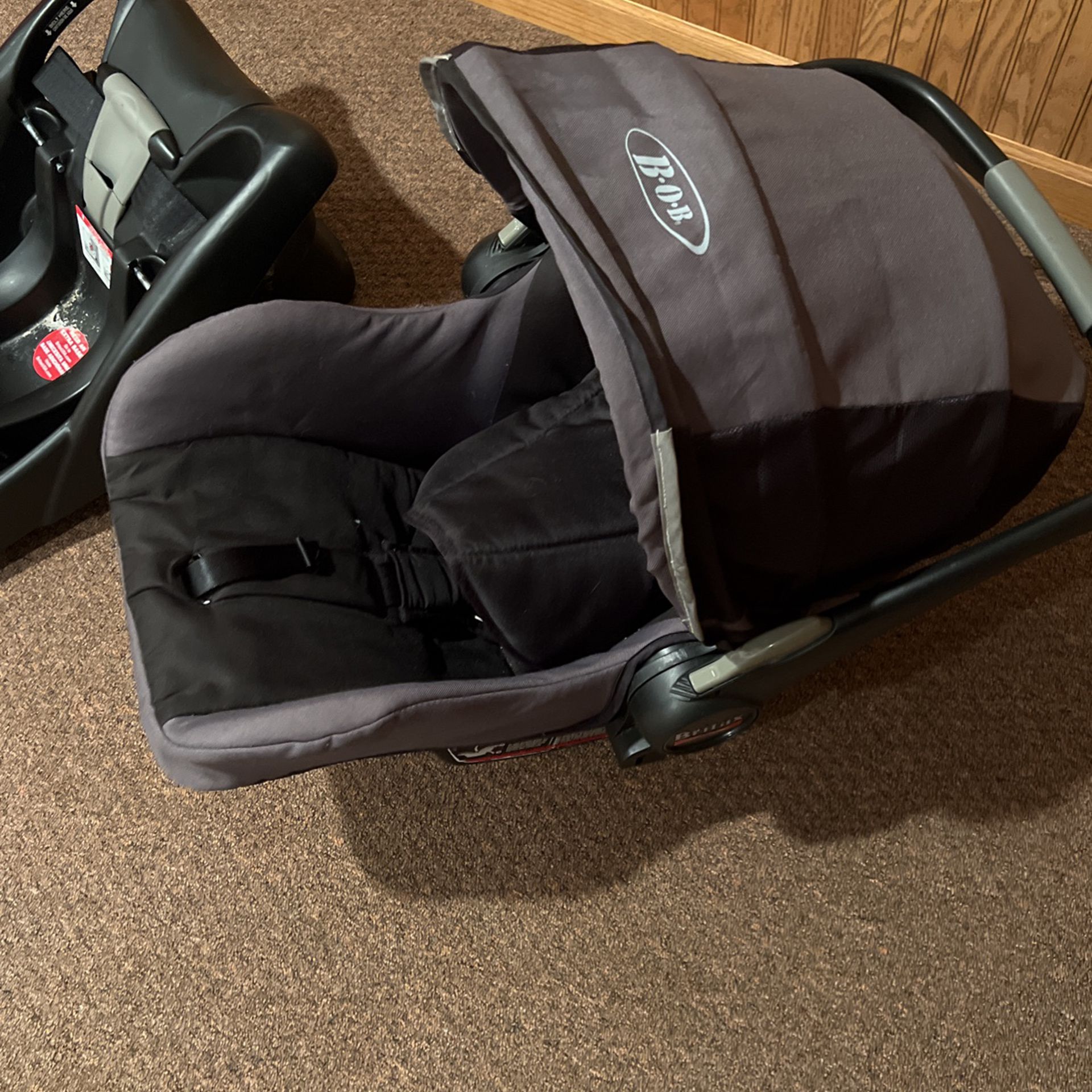 Britax Infant Car seat With 2 Bases 