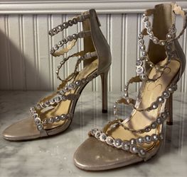 Jessica Simpson strappy studded size 6 heel