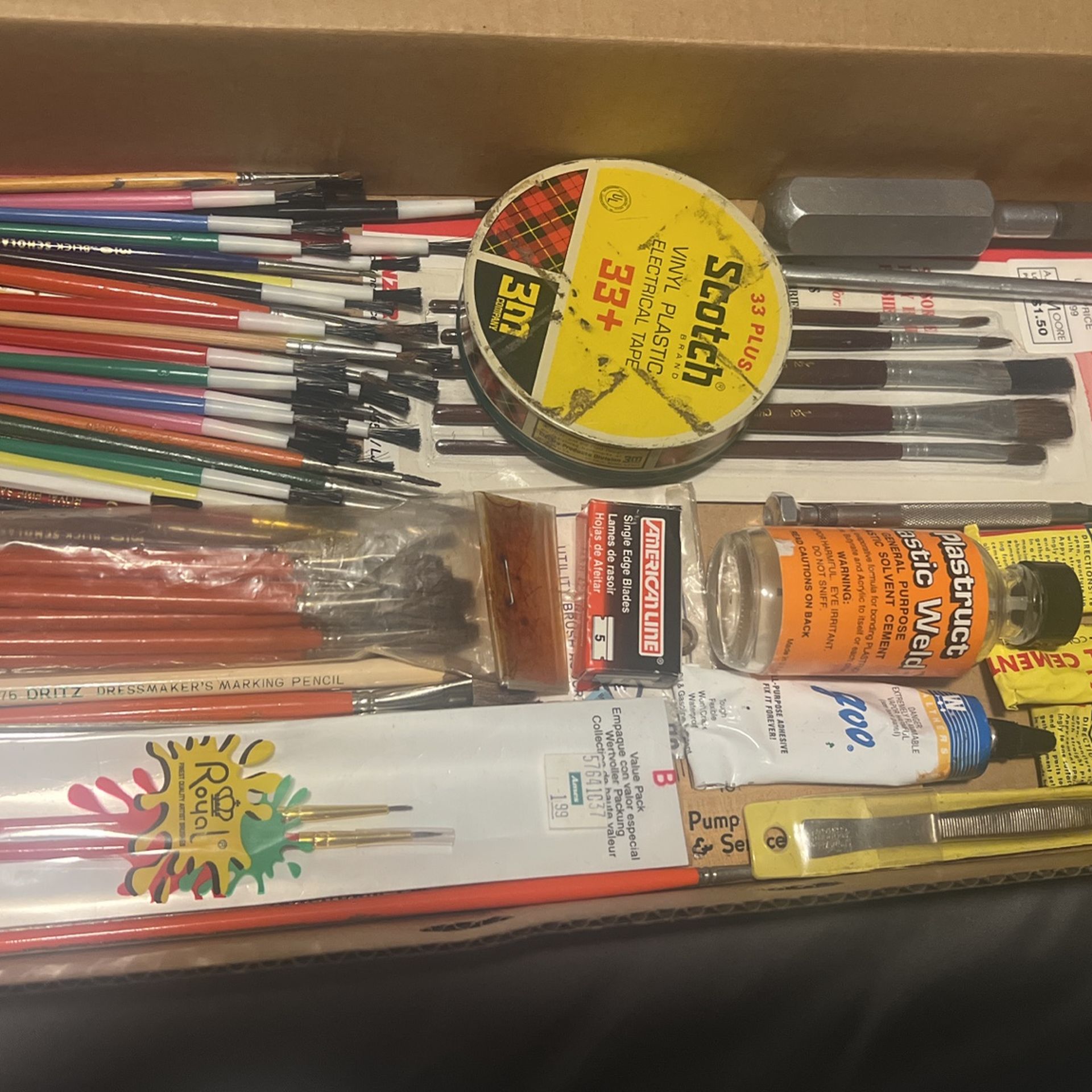 Art supplies 