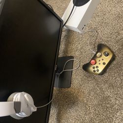 Xbox Series S + 24in Dell Monitor 