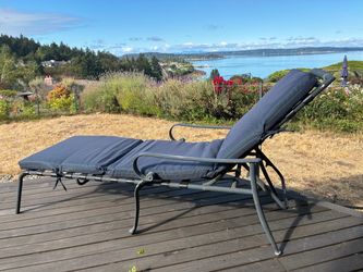 Chaise lounge