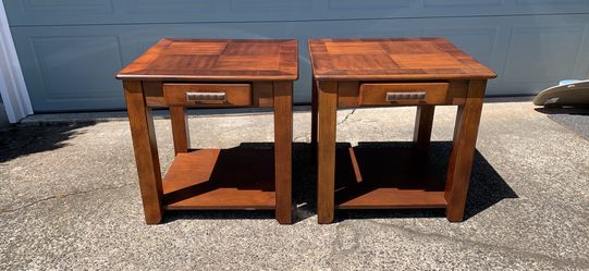 Solid Wood Set of 2 Side Tables